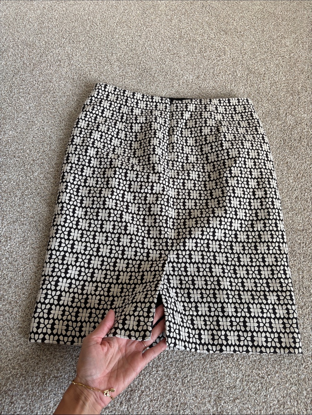Banana Republic Black and Cream Floral Geometric Pencil Skirt - Picture 4 of 4